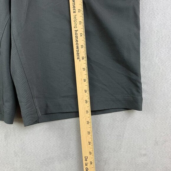 Lululemon Mens Shorts 34 Gray Chino Cadence Commute Cargo 11" Flap Pockets Nylon - Picture 7 of 10